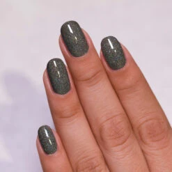 Alexander -HOLO Nails Shop Alexander 1