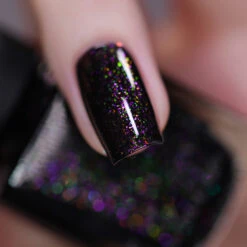 Cursed -HOLO Nails Shop Cursed Macro