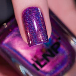 Kings & Queens -HOLO Nails Shop Kings Queens Macro