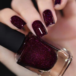 Madeline -HOLO Nails Shop Madeline 2 1