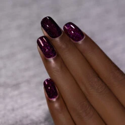 Madeline -HOLO Nails Shop Madeline Resize 2
