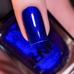 Midnight Kiss -HOLO Nails Shop Midnight Kiss Macro 2