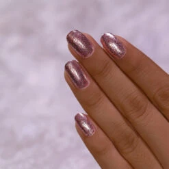 Olivia -HOLO Nails Shop Olivia 2 1