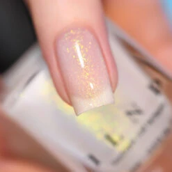 Pina Colada -HOLO Nails Shop Pina Colada 2cts Macro