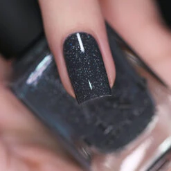 Reign -HOLO Nails Shop Reign 2
