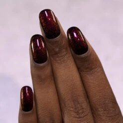 Scarlet -HOLO Nails Shop Scarlet 2