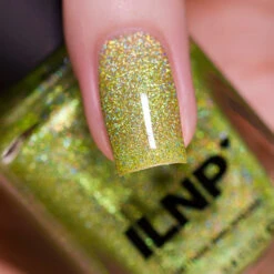 Staycation 12 Staycation -HOLO Nails Shop Staycation Macro