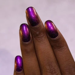 Tilted (H) -HOLO Nails Shop Tilted H 1
